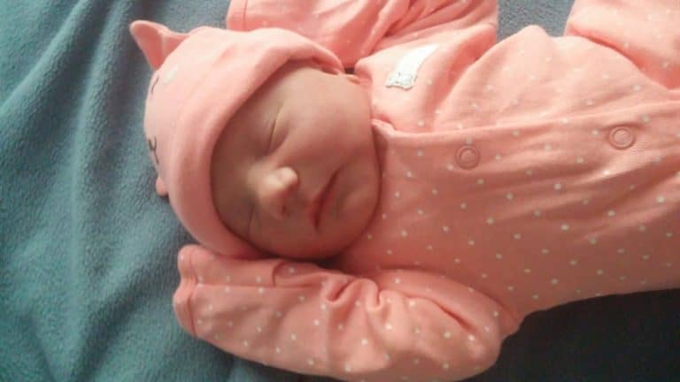 the truth about breastfeeding pain | tips before you sit down to breastfeed your baby