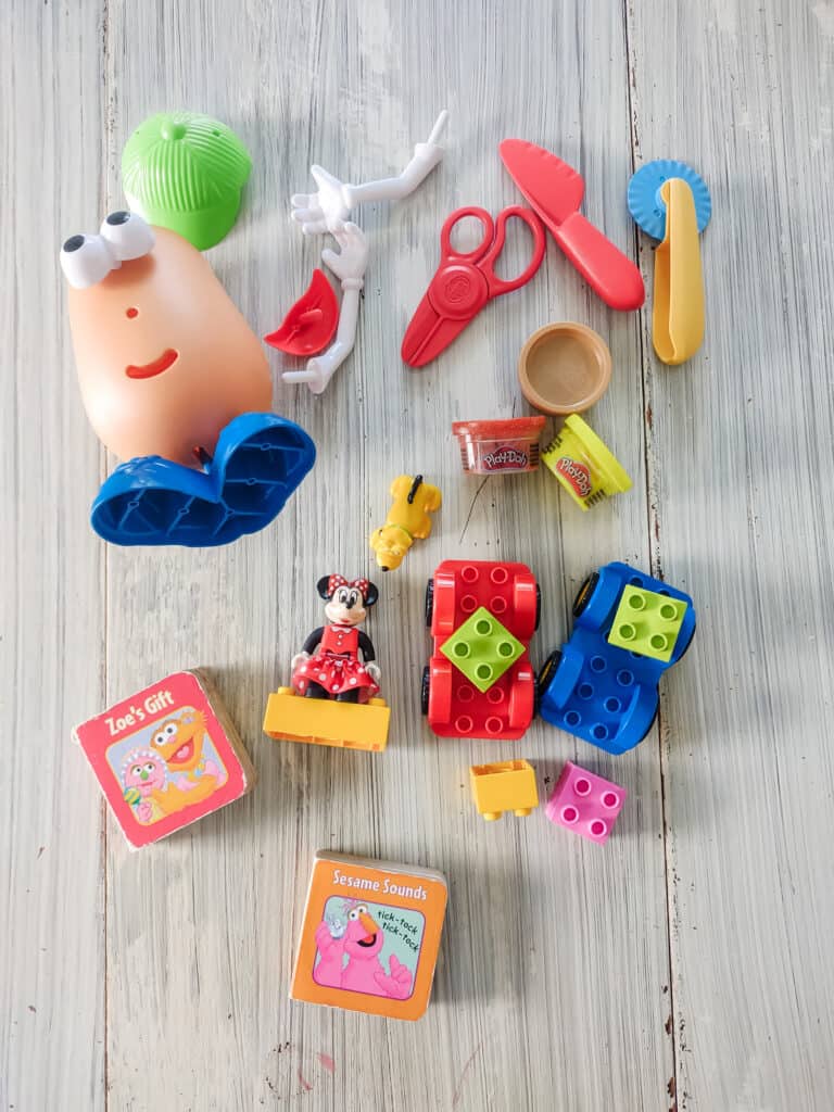 how to make a toddler busy box