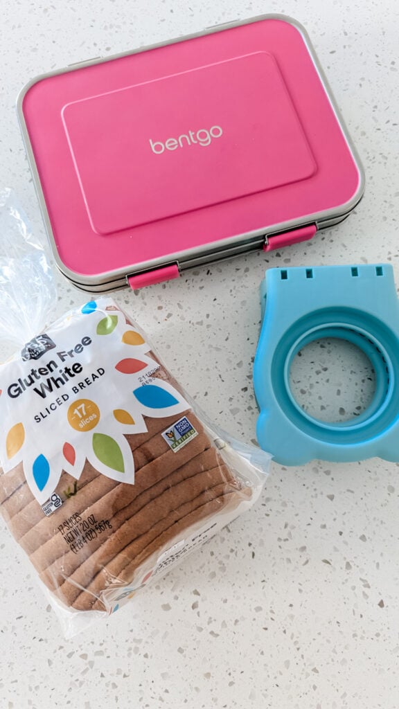 lunch prep | male-ahead PB&Js